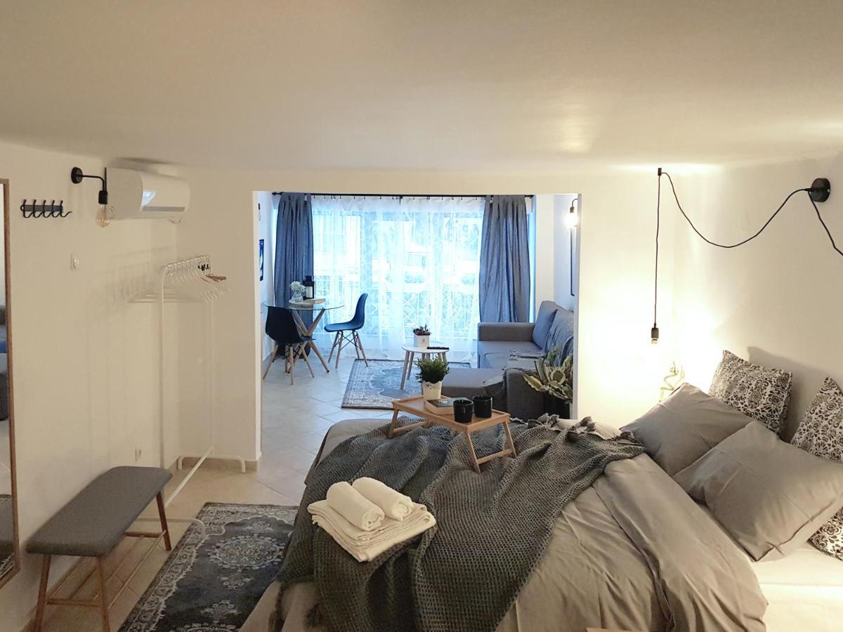 Loui Navarinou Comfy Apartment *